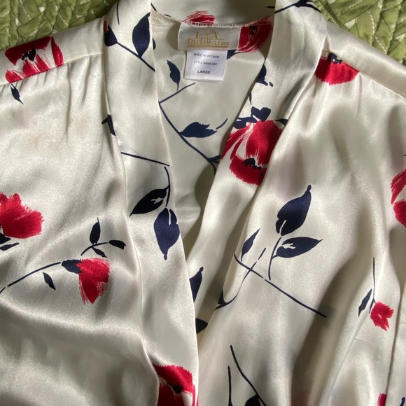 LA Intimates Women’s Robe - Picture 2 of 10